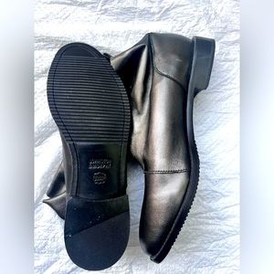 Johnston and Murphy Soft Leather Ankle Boots
